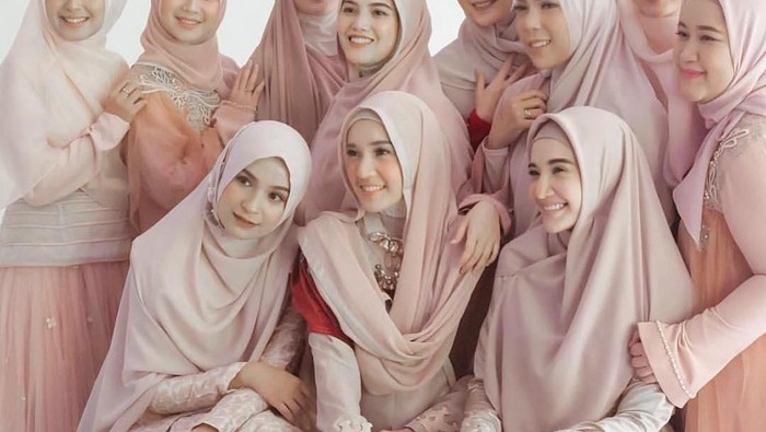 Bosan dengan Cara Pakai Hijab Segi Empat yang Gitu-gitu  