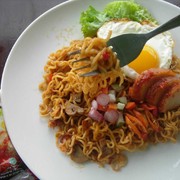 Anti-mainstream, Kreatifnya Cara Memasak Indomie Goreng dan Rebus Ala Anak Kos yang Enggak Biasa