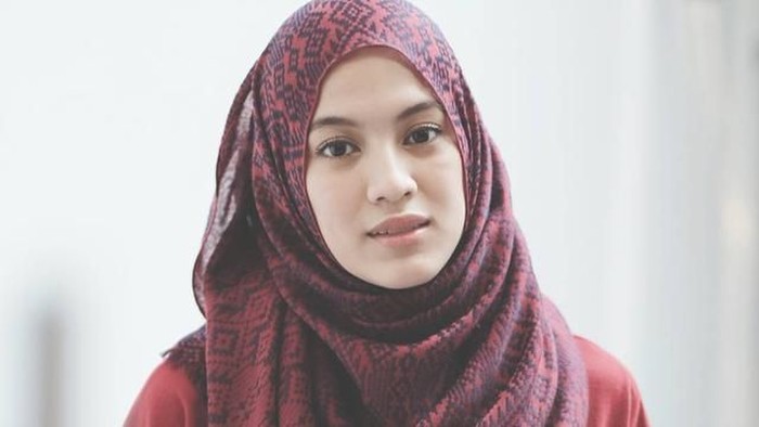 [FORUM] Lebih suka pake kerudung biasa apa pashmina?