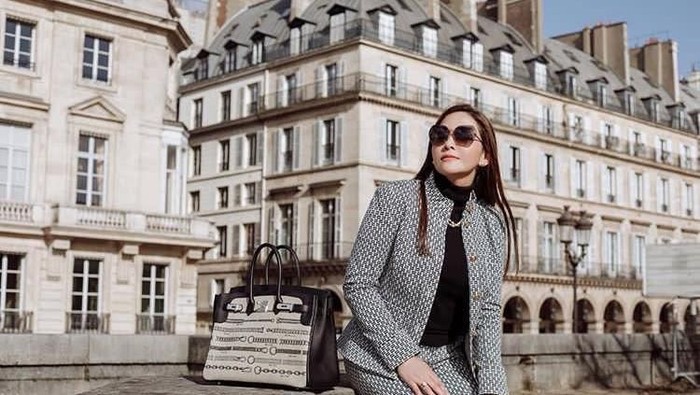 Dari Zaman Dulu Hingga Kini, Begini Transformasi Fashion Maya Estianty yang Makin Kekinian