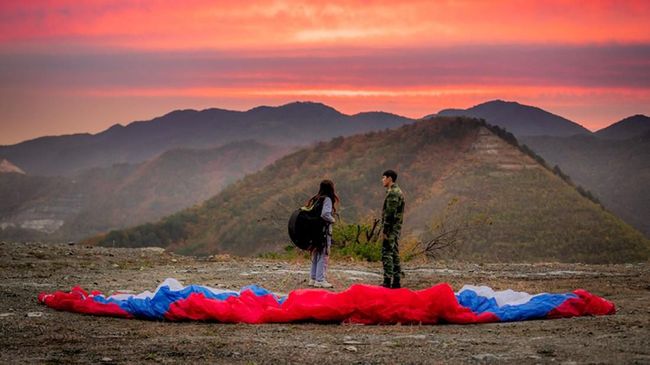Pengambilan gambar serial Crash Landing On You dilakukan di sejumlah destinasi wisata berpemandangan indah.