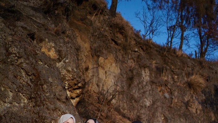 Deretan Kacamata yang Paling Dipakai Hijabers di Instagram, Bikin Style Kamu Makin Kece!