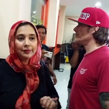 Cerita Ayu Azhari Pertama Kali Bertemu Suami Rocker Dunia