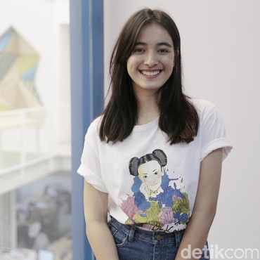 Mawar de Jongh Doyan Nonton Ulang 'Bumi Manusia' saat Karantina