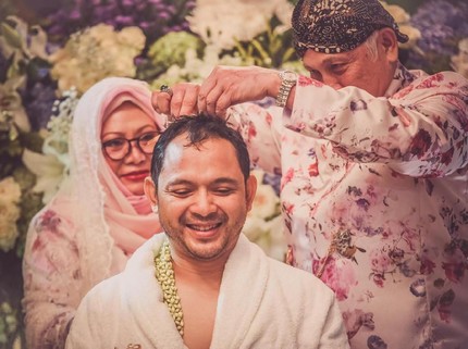 7 Foto Prosesi Siraman Cucu Soeharto yang Akan Nikahi Pramugari Raiyah
