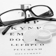 [FORUM] Lebih suka pake kacamata atau softlens?