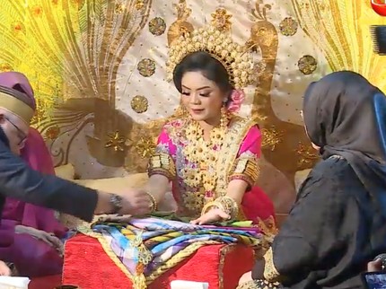 Jelang Nikah, Cucu Soeharto & Pramugari Raiyah Gelar Tradisi Bugis Mappacci