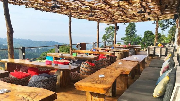 Lapar Tengah Malam di Bandung? Mampir Aja ke 5 Tempat Makan yang Buka 24 Jam Ini! Lapar Tengah Malam di Bandung? Mampir Aja ke 5 Tempat Makan yang Buka 24 Jam Ini!