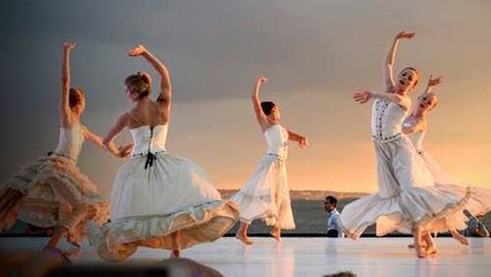 Malas Berolahraga? Menari Saja! Tengok Manfaatnya untuk Fisik dan Mental!