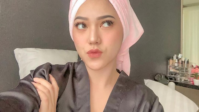 Tampil Percaya Diri, Begini Cara Mengecilkan Pori-Pori di Wajah Paling Ampuh Sebelum Pakai Make Up