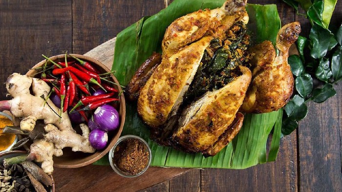 Libur Akhir Tahun di Bali? Jangan Lupa Cicipi Makanan Khas Bali yang Halal dan Enak Ini!