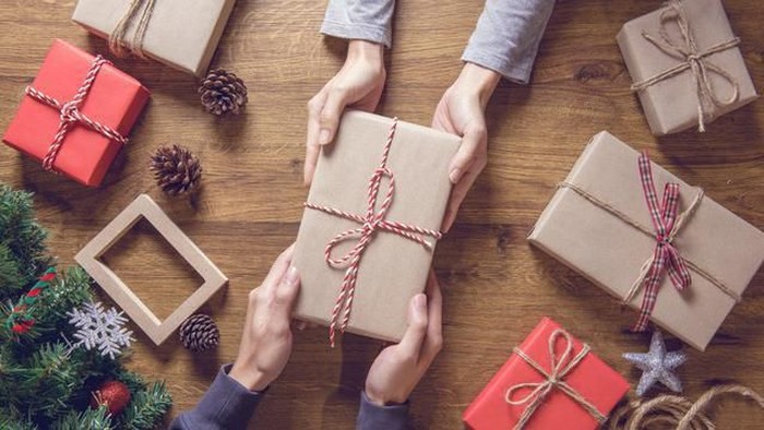 [FORUM] waduh, ikut acara tuker kado di kantor haram gak ya