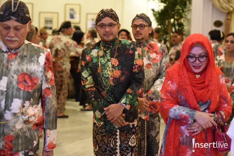 Putra ketiga Tutut Soeharto, Danny Rukmana baru saja mejalani prosesi adat bugis Makassar, Mappacci dengan Raiyah Chitra Caesaria.