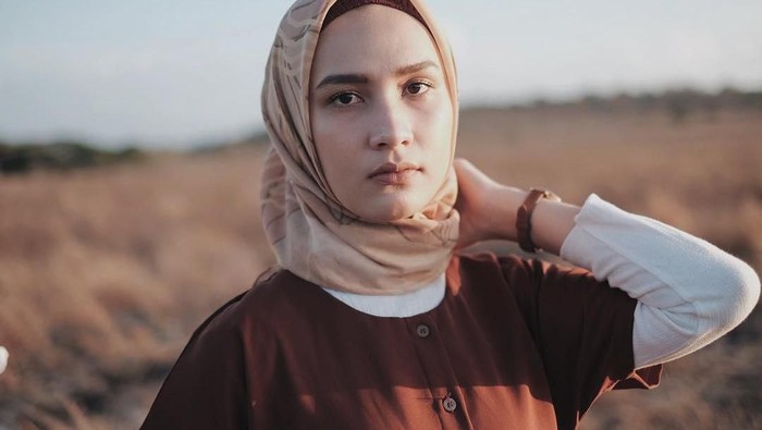 Curi Tips Hijab Style Buat Bumil ala Selebgram Dwi Handayani
