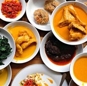 Wow, 5 Fakta Unik Tentang Warung Nasi Padang Ini Bikin Kamu Mikir 'Iya Juga Ya'