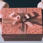 [FORUM] Menurut kalian kasih kado ke sahabat wajib atau engga?