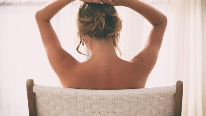 Wow, Cara Menghilangkan Jerawat di Punggung Ini Ternyata Ampuh Lho Ladies! Penasaran?