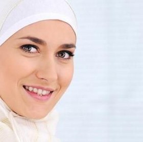 Tak Melulu Bikin Tua, Kerudung Syari Juga Cocok Buat Hijabers Tampil Stylish!