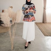 Sedang Jadi Tren, Contek 8 Inspirasi Styling Rok Plisket Ala Selebgram Hijabers