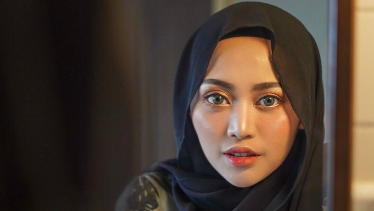 Rachel Vennya meluapkan kekesalannya saat sang suami, Niko Al Hakim dituduh selingkuh oleh selebgram Wulan Russell. Ia pun angkat bicara.