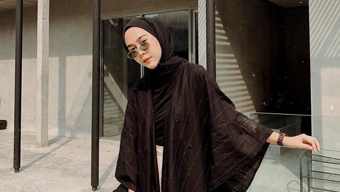 Dijamin Anti Boring dan Tampil Lebih Hits, Busana Muslim Kekinian Ini Lagi Laris di Pasaran