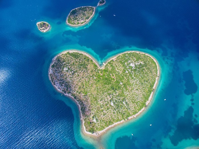 5 Daftar Pulau Unik di Dunia, Ada Pulau Komodo Indonesia!
