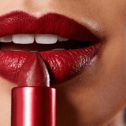[FORUM] Pake lipstick merah ke kampus pede gak ya?