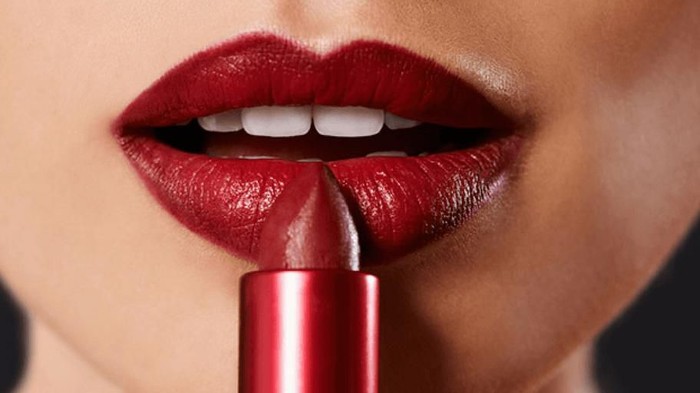 [FORUM] Pake lipstick merah ke kampus pede gak ya?