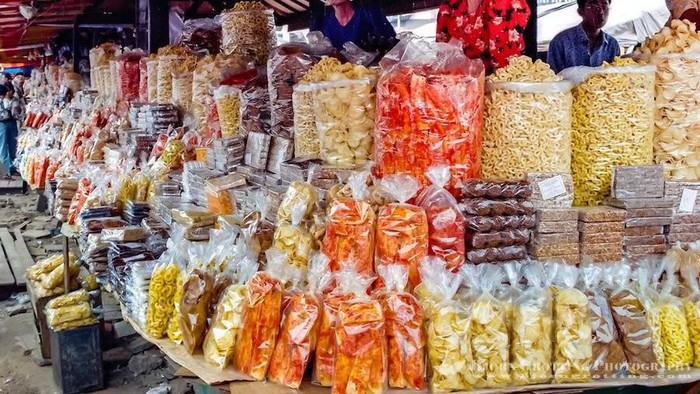 [FORUM] Minta rekomendasi cemilan unik dari kota kalian ya!