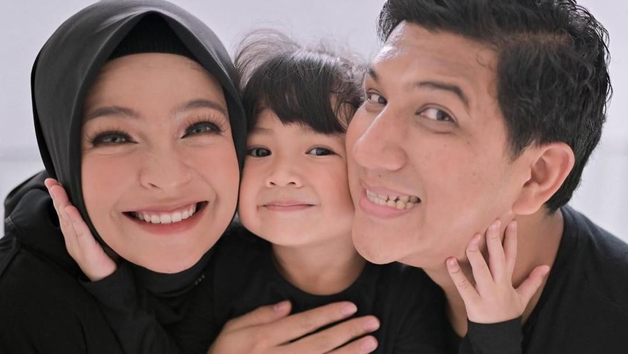 hijab tantri kotak