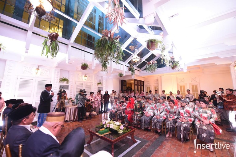 8 Potret Prosesi Mappacci Danny Rukmana Putra Tutut Soeharto Putra ketiga Tutut Soeharto, Danny Rukmana baru saja mejalani prosesi adat bugis Makassar, Mappacci dengan Raiyah Chitra Caesaria.