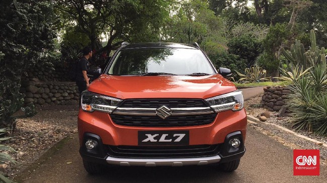 Calon mobil baru Suzuki yang diduga XL7 Hybrid terlihat berkeliaran tanpa kamuflase sedikitpun menjelang peluncuran resmi di Indonesia.