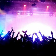 [FORUM] Kalian termasuk yang suka nonton konser atau liatin dari video aja?