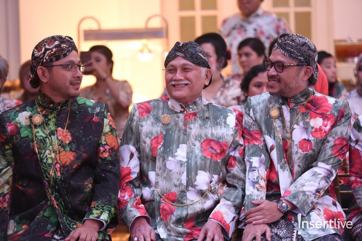 Putra ketiga Tutut Soeharto&comma; Danny Rukmana baru saja mejalani prosesi adat bugis Makassar&comma; Mappacci dengan Raiyah Chitra Caesaria&period;