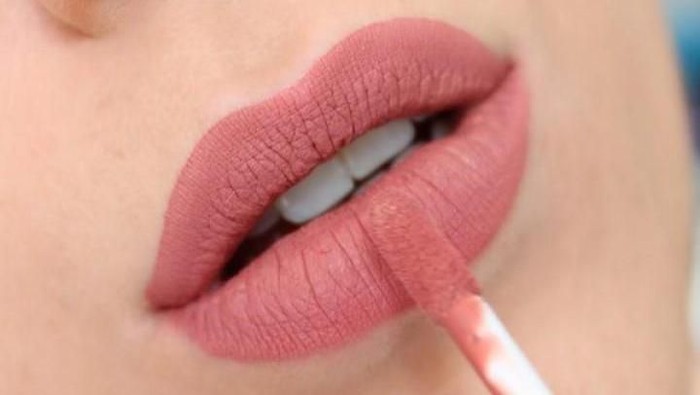 [FORUM] Lipcream matte yang ga ngeringin bibir apa sih gengs?