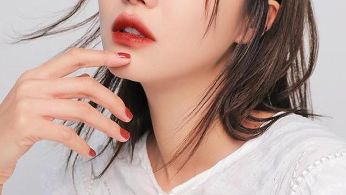 Apakah Alis Mata Kamu Sudah Sesuai dengan Bentuk Wajahmu? Coba Cek di Sini Yuk! Apakah Alis Mata Kamu Sudah Sesuai dengan Bentuk Wajahmu? Coba Cek di Sini Yuk!