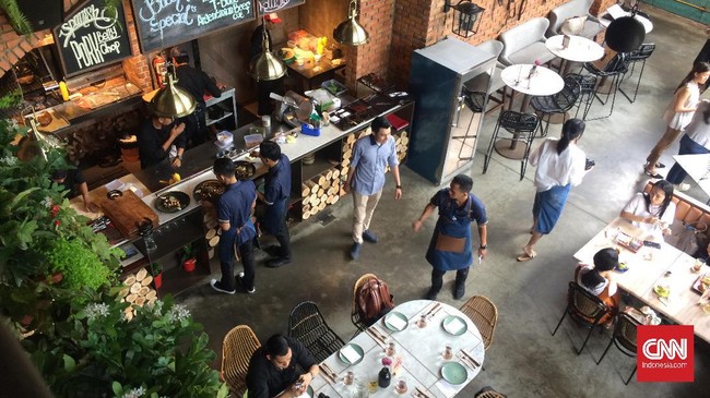 Restoran Sudestada Jakarta menghadirkan kuliner dan nuansa khas Argentina. Kuliner Argentina lekat dengan daging sapi dalam beragam padanan.