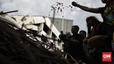 FOTO: Seniman Ruwatan di Reruntuhan TIM Seniman yang tergabung dalam Forum Seniman Peduli TIM melakukan aksi teatrikal dan orasi di reruntuhan bangunan Graha Bakti Budaya Taman Ismail Marzuki, Jakarta
