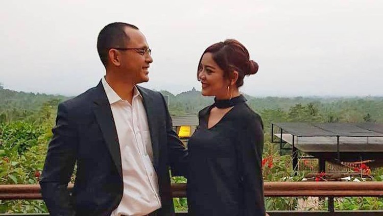 Berikut ini 5 top berita di minggu ini. Mulai dari kisah cinta Cucu Soeharto yang akan segera menikah, Shandy Aulia melahirkan, sampai taman rumah minimalis.