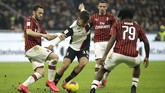 FOTO: Juventus Nyaris Takluk dari Milan, Untung Ada Ronaldo Juventus nyaris kalah dari AC Milan dalam leg pertama semifinal Coppa Italia. Gol Cristiano Ronaldo menyelamatkan Bianconeri.
