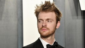 Finneas Cerita Ketegangan di Balik Lagu No Time to Die