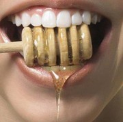 [FORUM] Madu beneran bisa bikin bibir lembab dan pink?