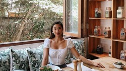 Miliki Tubuh Seksi, Jennifer Bachdim Pernah Sarapan Lontong Sayur Gak Ya?