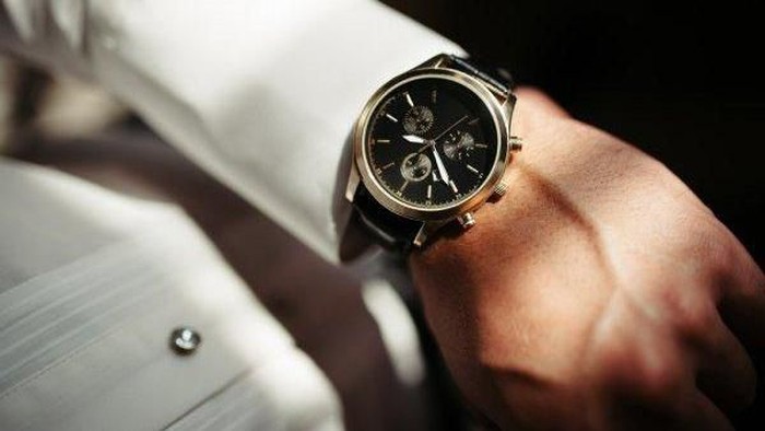 [FORUM] Pake jam di tangan kanan atau kiri?