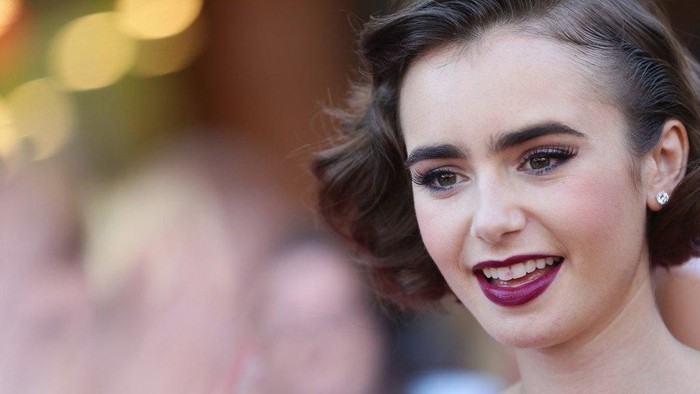 [FORUM] Mendingan gak ngalis atau gak pake lipstick?