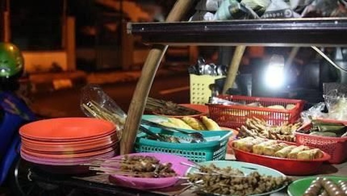 5 Angkringan Ikonik Jogja, Harga Murah Rasanya Nendang!