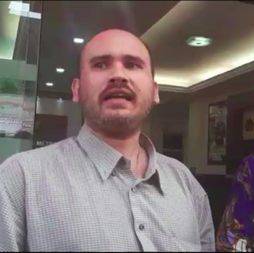 Lama Bungkam, Arya Claproth Bikin Video Mengenang Sang Anak