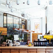 Berencana Buka Kedai Kopi Sederhana? 5 Tips Ini Bisa Bikin Usahamu Laris Manis Tiap Hari