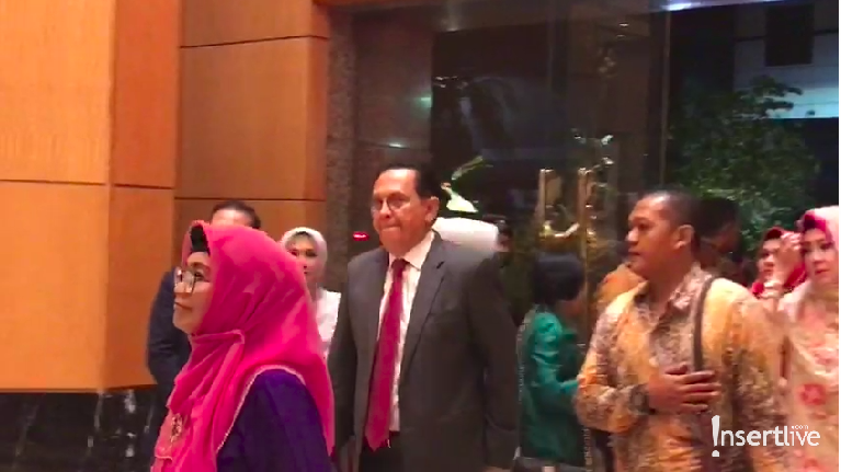Deretas Artis dan Pejabat di Resepsi Pernikahan Danny Rukmana & Raiyah Deretan artis dan pejabat terlihat menghadiri resepsi pernikahan Danny Rukmana dan Raiyah hari ini, Sabtu (15/2) di Hotel Mulia, Jakarta.