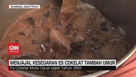 VIDEO: Menjajal Kesegaran Es Coklat Tambah Umur